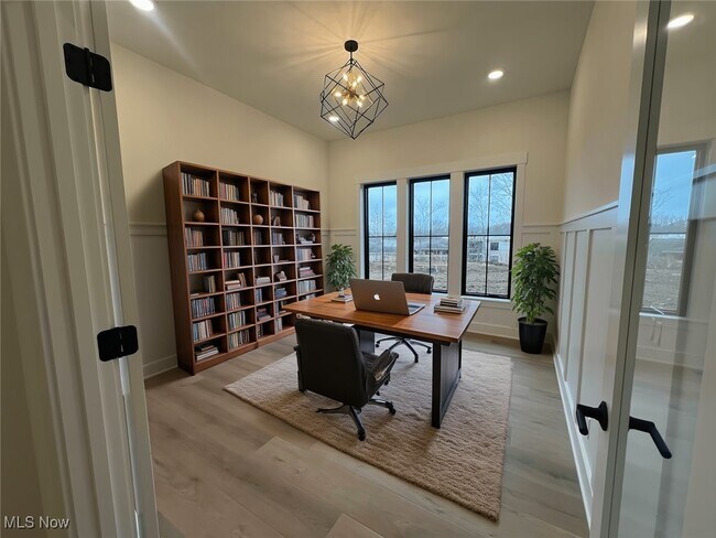 Foto del edificio - 853 Club Dr W