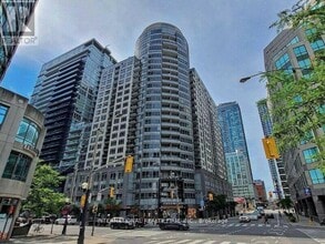 Building Photo - 20 Blue Jays Way