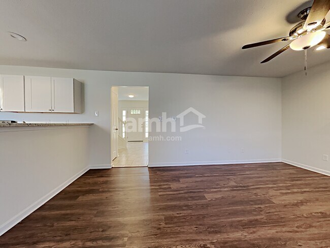 Foto del edificio - 4874 Oakton Way