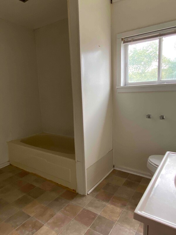Building Photo - 3784 Tallman Ave