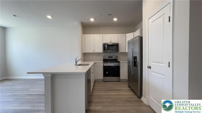 Foto del edificio - 1248 Martin Rd