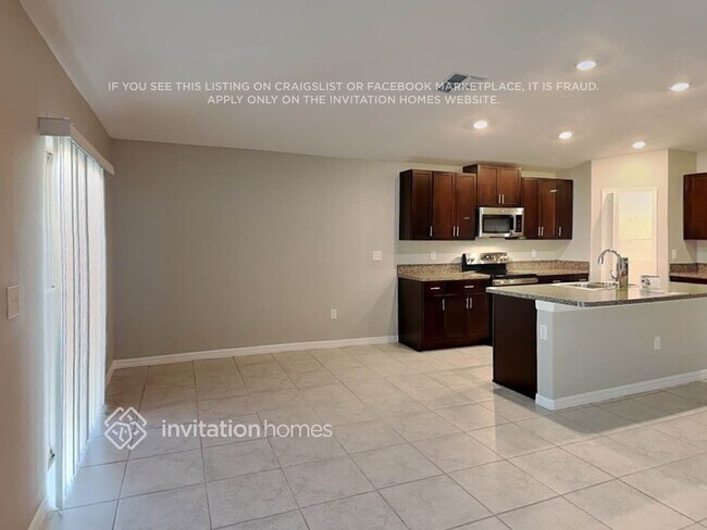 Foto del edificio - 1549 Blue Rose Dr