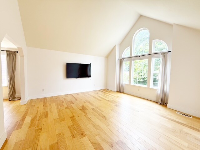 Building Photo - 1128 NW Thornwood Cir