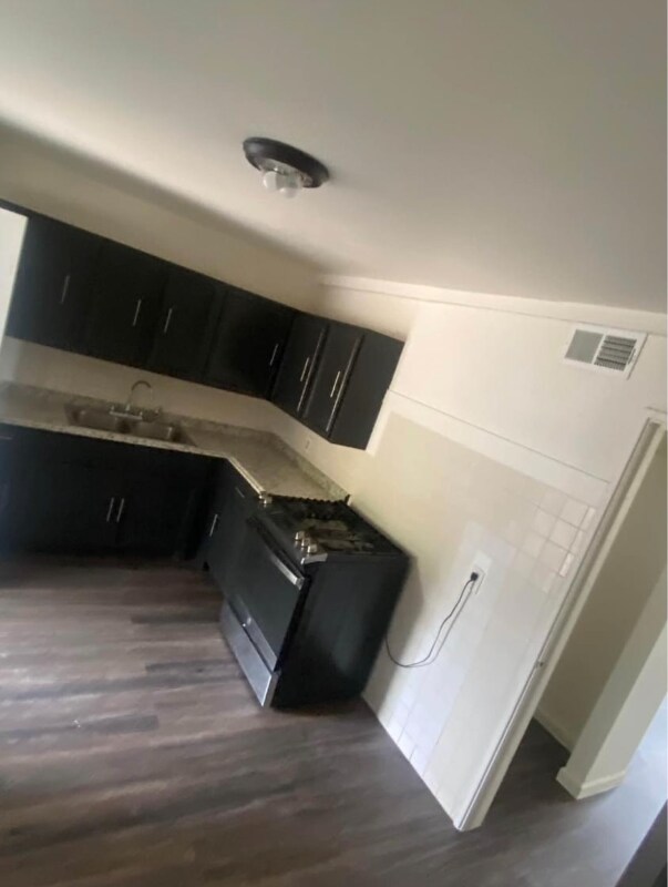 Foto del edificio - 424 Dawson Cir