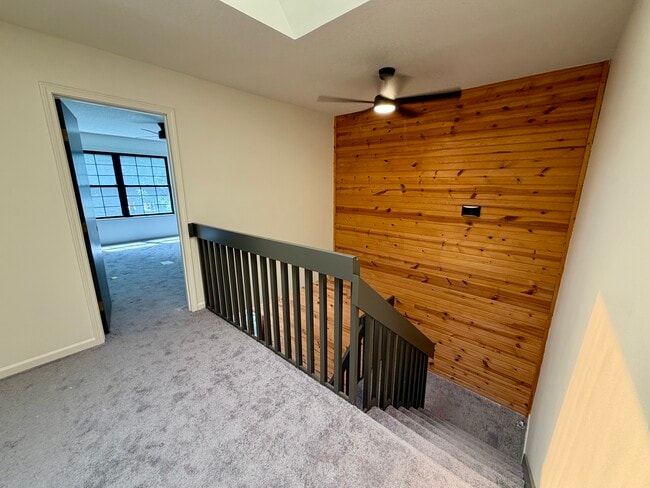3 Bed Unit - Upstairs Landing - 2901 University Dr