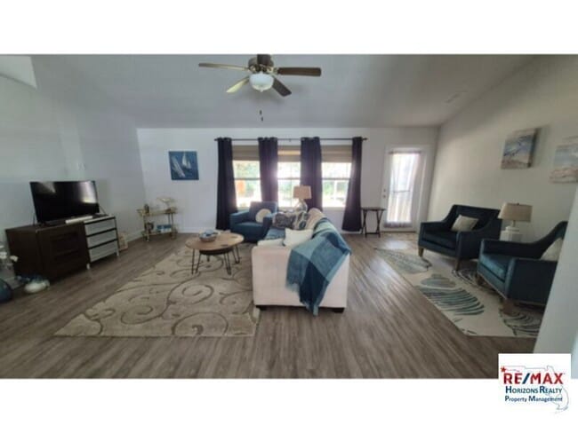 Foto del edificio - Furnished or Unfurnished Centrally Located Home!