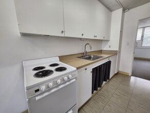 Building Photo - 1550 Rycroft St