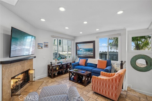 Foto del edificio - 410 Goldenrod Ave