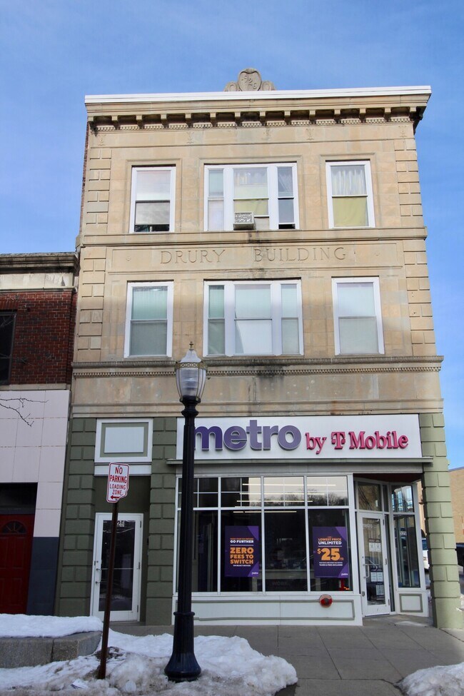 Foto del edificio - 327 Main St