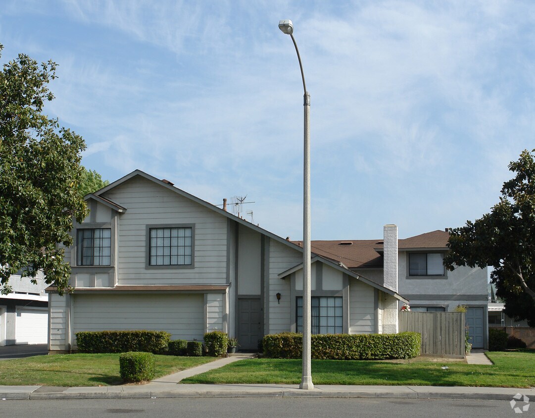 Primary Photo - 11388 Magnolia Ave