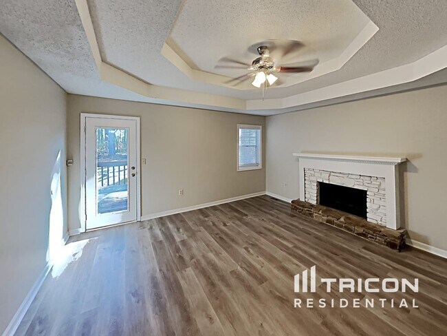 Foto del edificio - 2711 Candler Ct