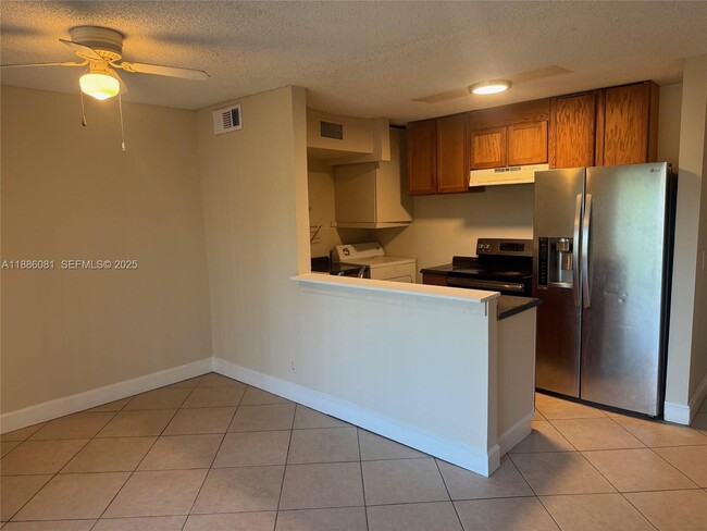 Foto del edificio - 4519 Treehouse Ln