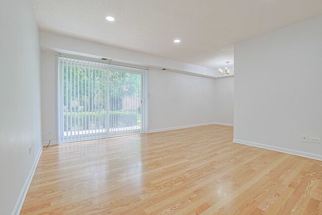 Building Photo - 929 Buccaneer Dr