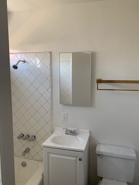 Building Photo - 10700 Palms Blvd