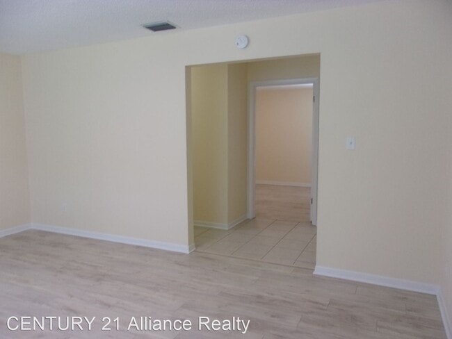 Building Photo - 3 br, 2 bath House - 31056 Willow Bank Avenue
