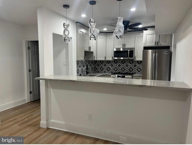 Foto del edificio - 321 Loney St