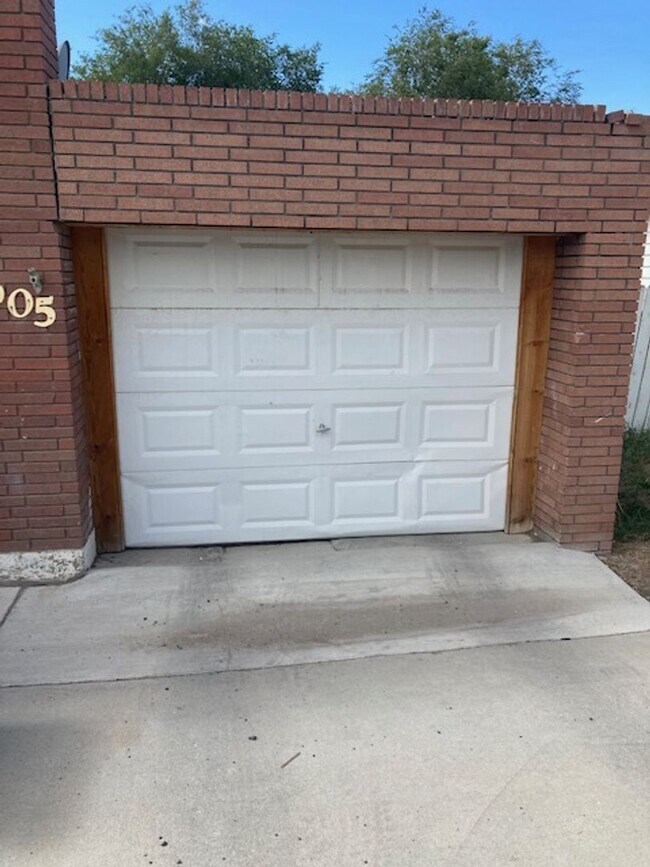 Foto del edificio - 905 N Lincoln Ave
