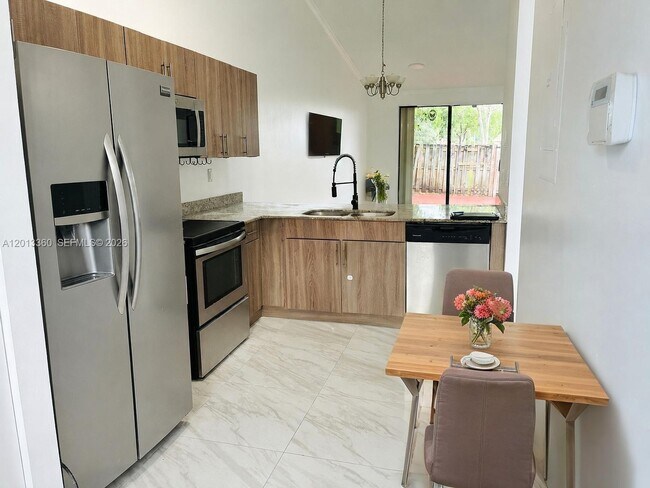 Foto del edificio - 6755 NW 187th Terrace