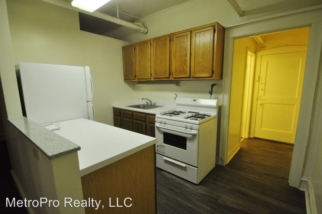 Building Photo - 5600 S Blackstone Ave
