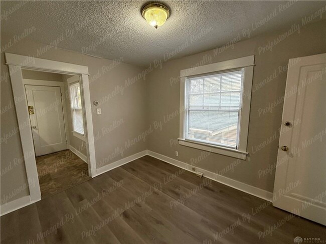 Building Photo - 1133 Linda Vista Ave