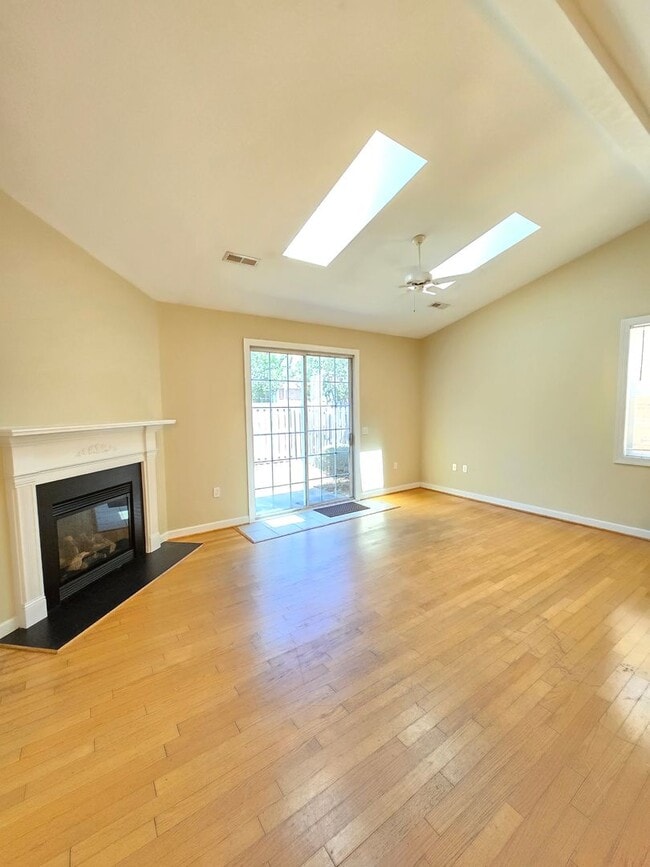 Building Photo - Carleton Place - College Rental ~ Near UNC...