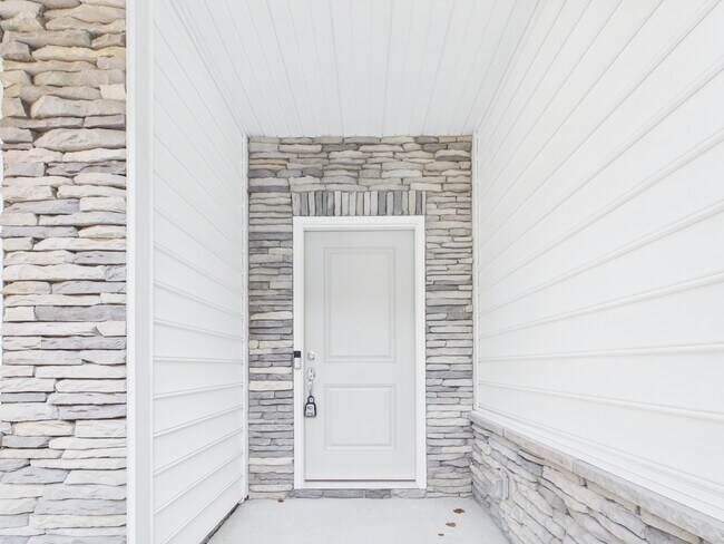 Foto del edificio - 5637 Bay Rock Rd