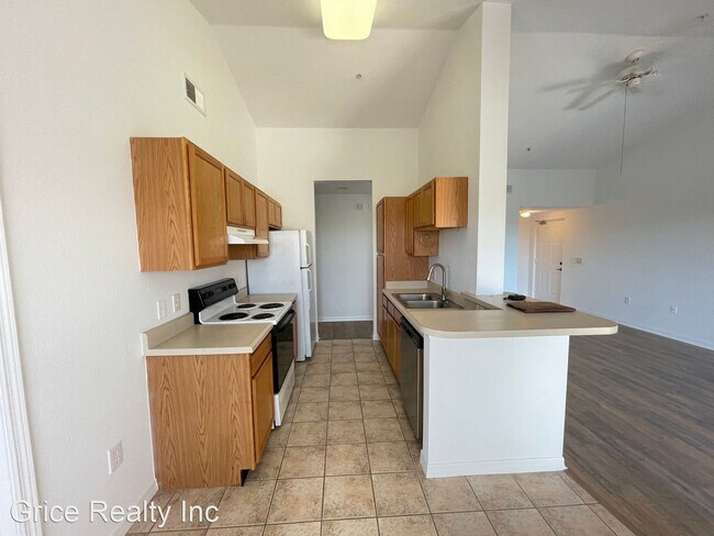 Foto del edificio - 2 br, 1 bath House - 7965 Preserve Cir #733