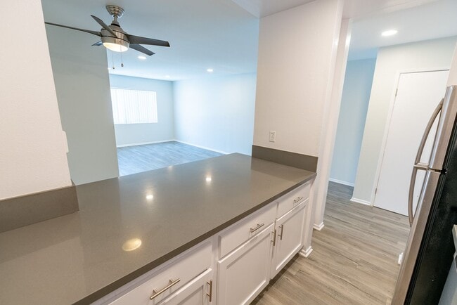 Interior Photo - 2039 North Las Palmas Ave