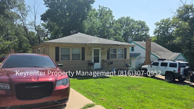 Building Photo - 2 Bed 1 Bath ready to rent! $1100