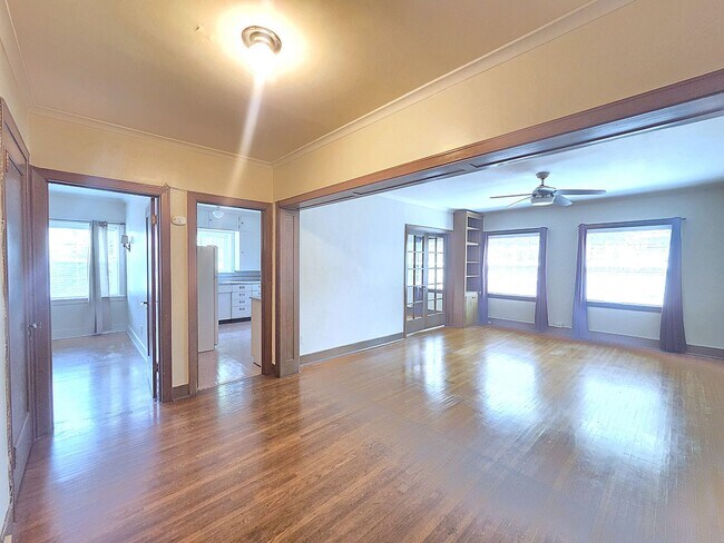 Foto del edificio - 2230 W Pacific Ave