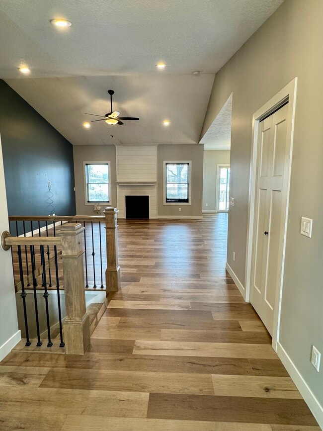 Building Photo - 706 Foret Mansur