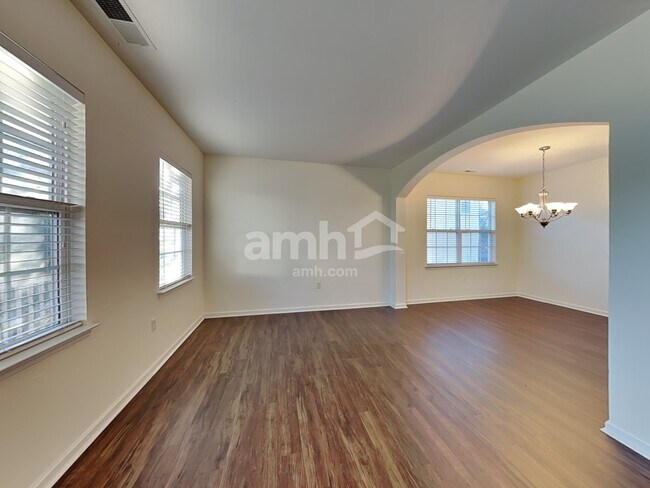 Building Photo - 2316 Silver Run Dr