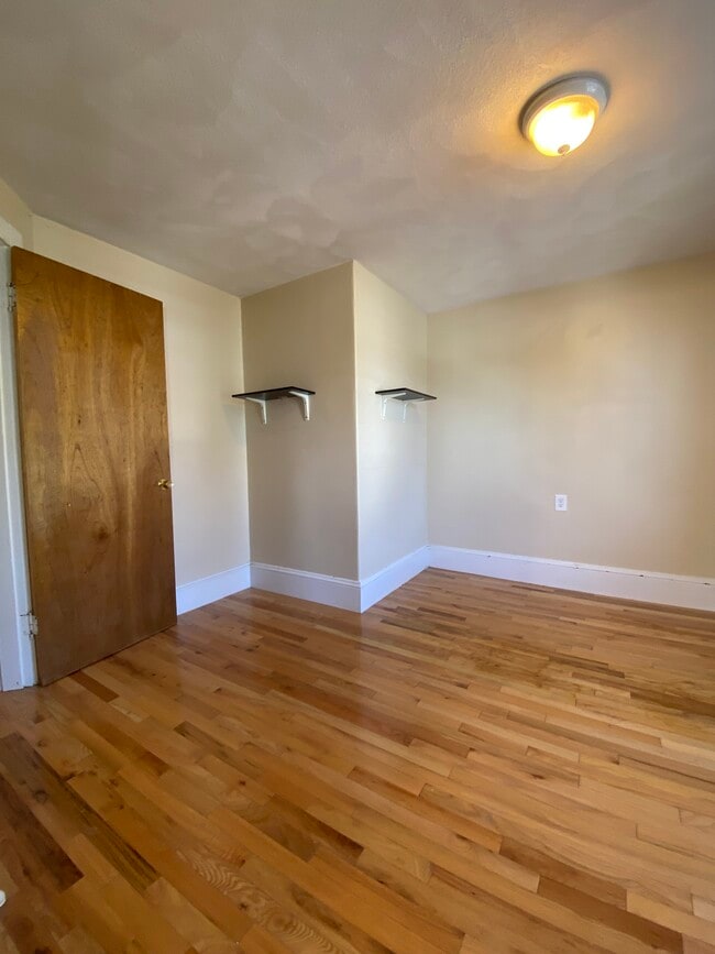 Building Photo - 51 Aldie St