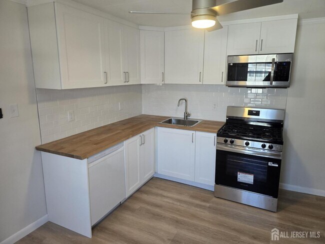 Foto del edificio - 633 Linden Ave