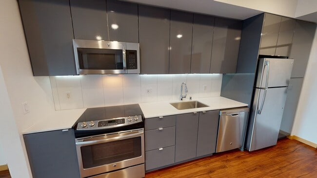 Interior Photo - CityLine