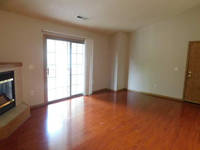 Living room - 2870 Coral Ct