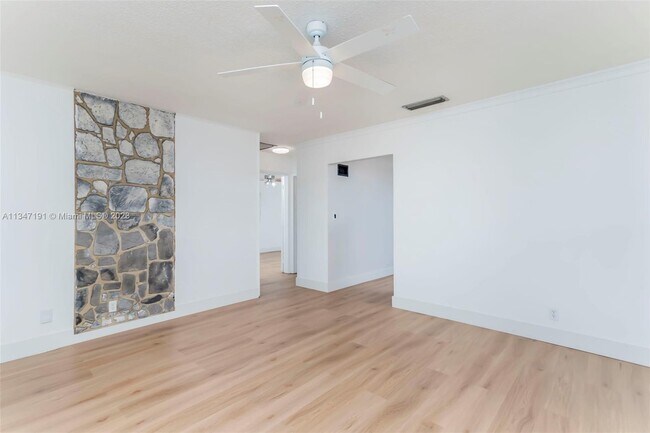Building Photo - 5839 McKinley St