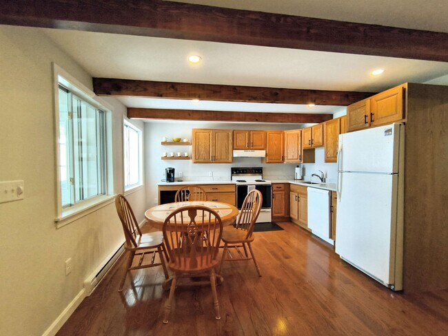 Foto del edificio - 1330 Lake St