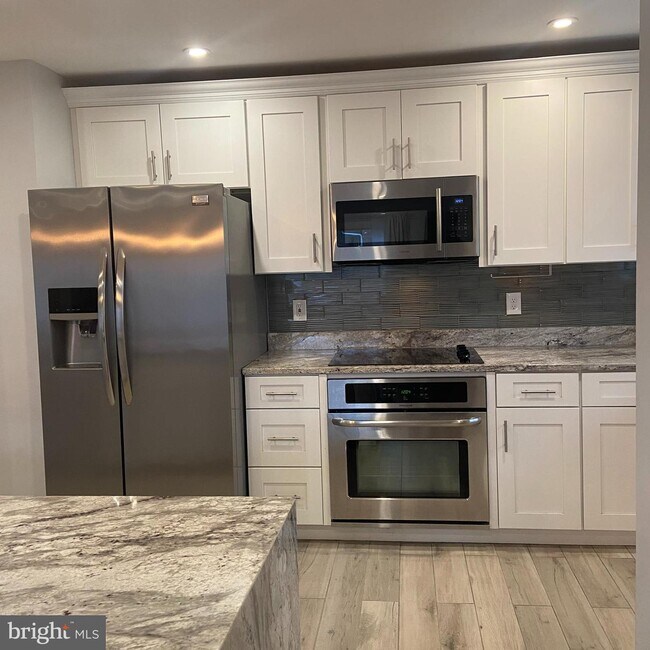 Building Photo - 4101 Tahoe Ct
