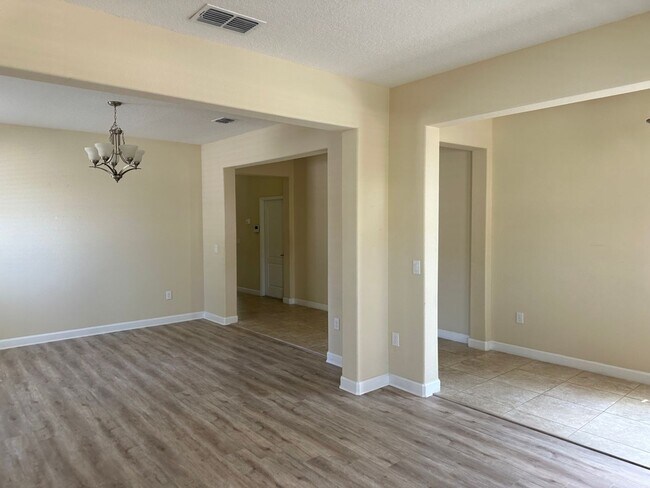 Foto del edificio - Beautiful 4/3.5 home located in Independence Signature Lakes Community of Winter Garden!