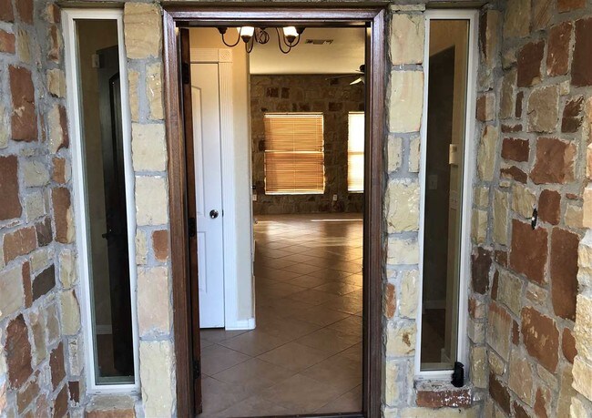 Foto del edificio - 140 Oak Grove Pkwy