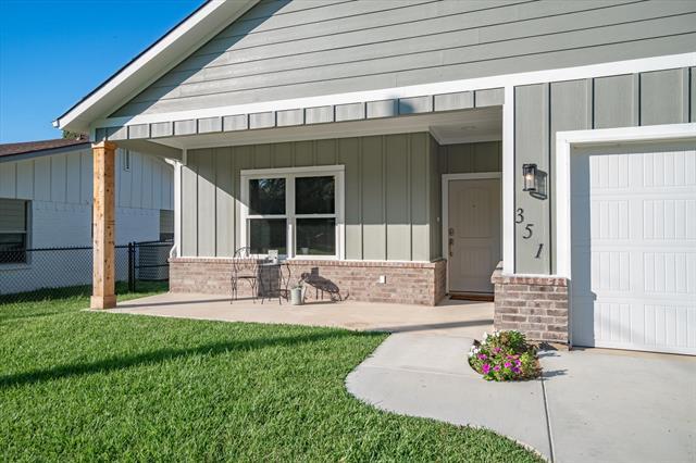 Building Photo - 351 Enchanted Dr