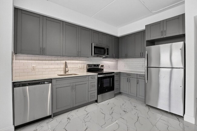 Foto del edificio - 350 W Hidden Valley Blvd