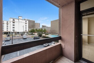 Building Photo - 5150 Hidalgo St