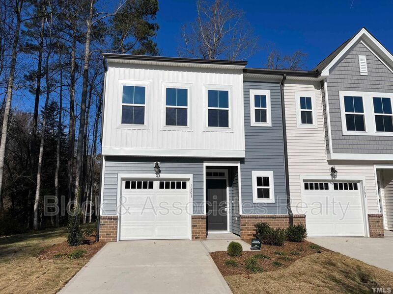 Primary Photo - 3301 Oak Pass Dr