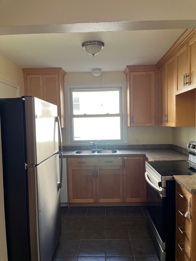 Foto del edificio - 6224 Goodrich Ave