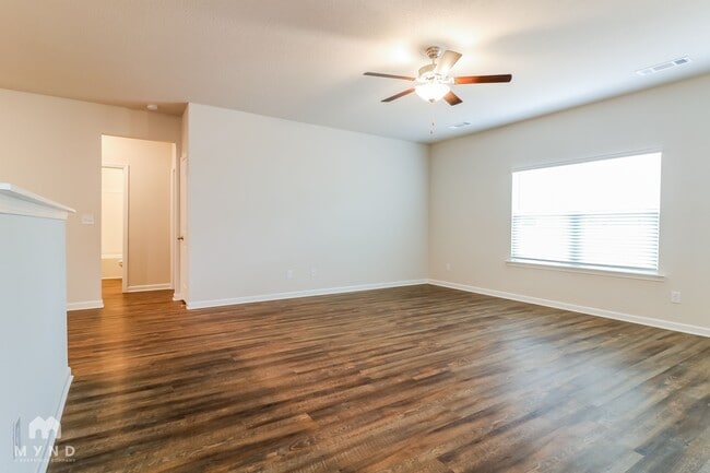 Building Photo - 3359 Bridgewood Dr