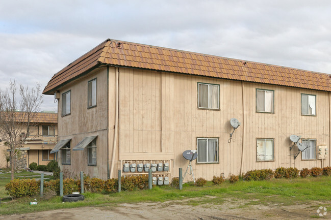 Building Photo - Los Olivos Apartments