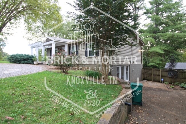 Photo - 1400 Mt Vista Dr House