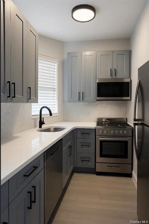 Building Photo - 450 E Park Ave